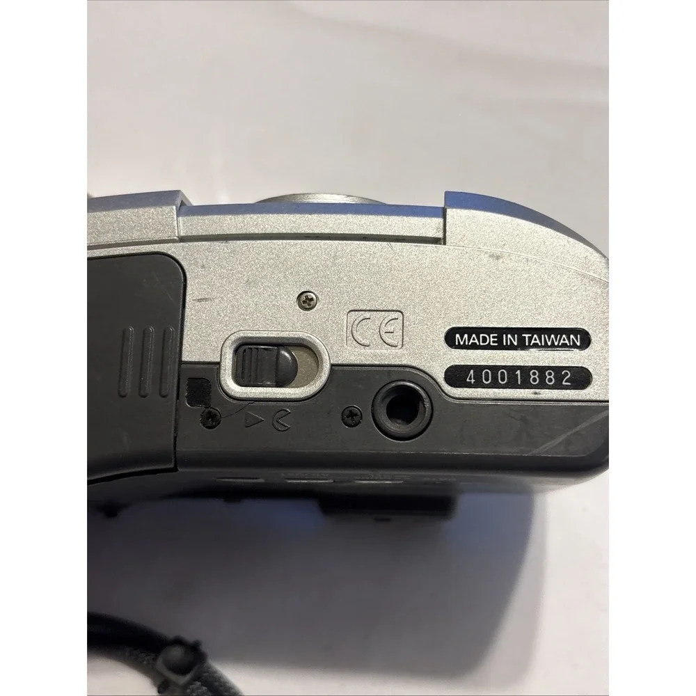 Nikon Nuvis 110i APS Film Camera 30-85mm Zoom Lens Point & Shoot